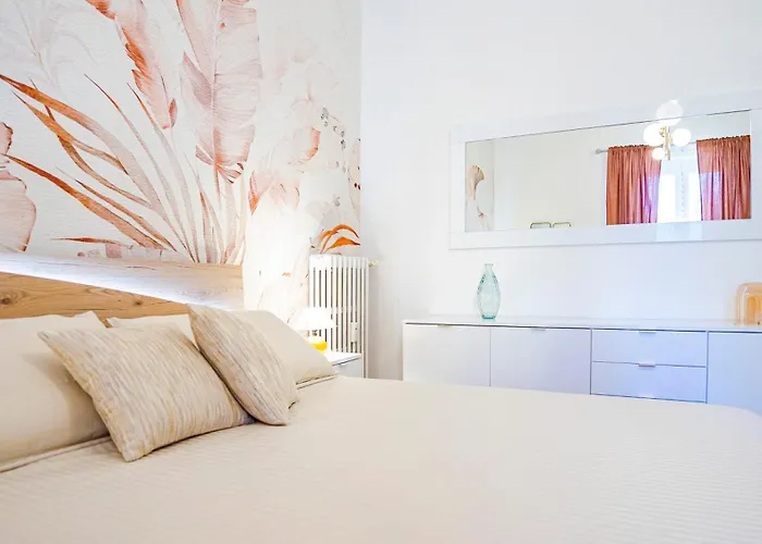 Casa Bonnet - Elegant Near Trastevere & Gianicolo Апартаменты *